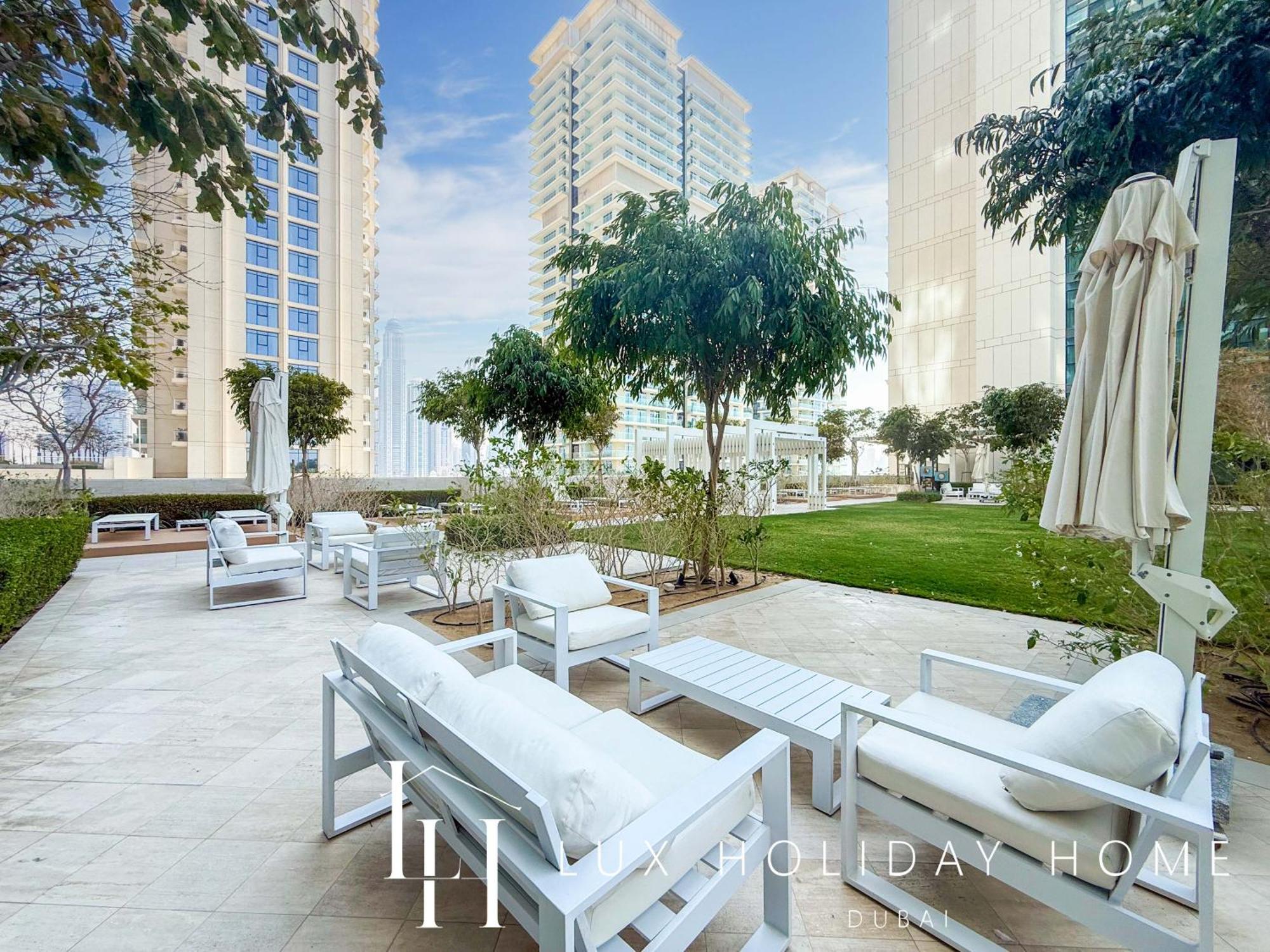 Lux The Vista Eye View Apartment *