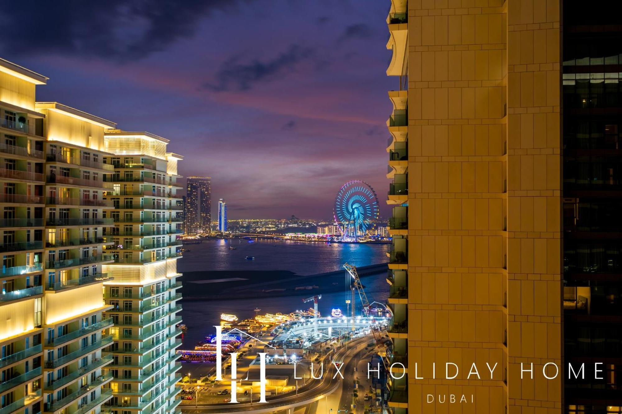 Lux The Vista Eye View Apartment